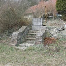 Pomník nejasného účelu ve Skalici u Lovosic