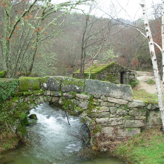 Conjunto constituído pela Ponte de Assureira, Capela de São Brás e moinho de água a nascente da ponte