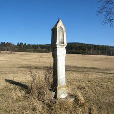 Boží muka u silnice mezi Nespicemi a Mířeticemi