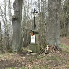 Kříž u lesní cesty z Ludvíkoviček do Lipové