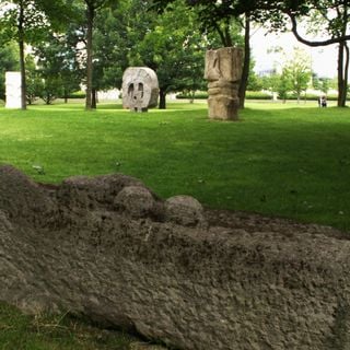 Stone sculpture (Heinrich Brummack)