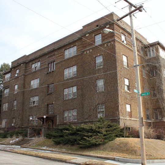 West Farnam Apartments
