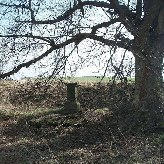 Kříž u louky severně od Číhané