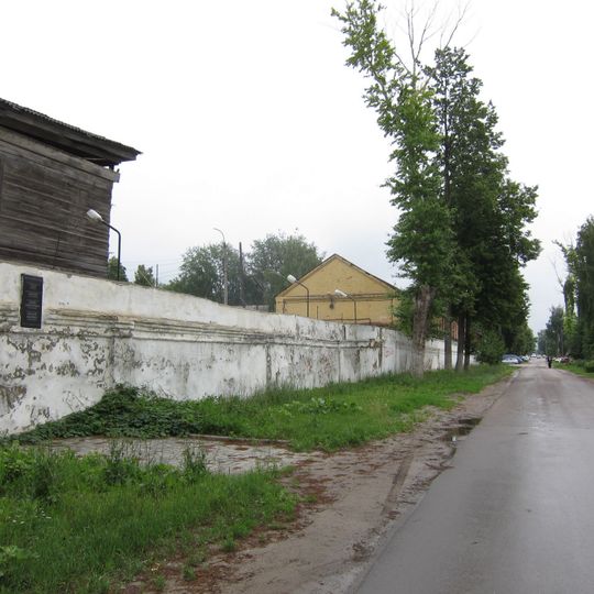 Фрагменты южной ограды