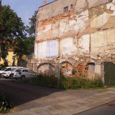 Erdgeschosswand mit Sandsteinportal Waisenhausstraße 16