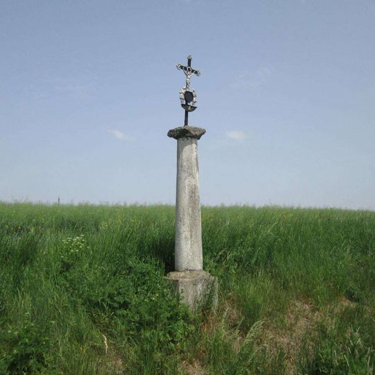 Kříž západně od Louňové