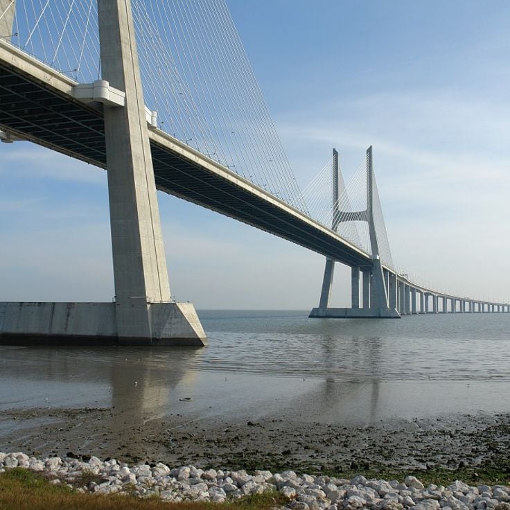 Puente Vasco da Gama