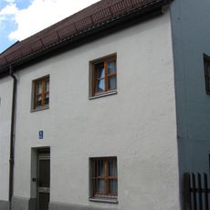 Zweigeschossiges Satteldachhaus