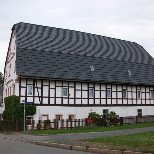 Vierseithof mit Wohnstallhaus, Seitengebäude , Stallgebäude und Scheune sowie Hofpflasterung Am Relsner Eck 15