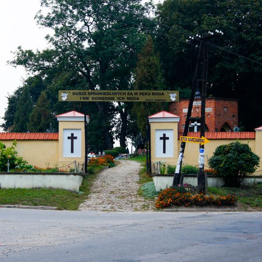 Cmentarz rzym.-kat., wraz z ogrodzeniem