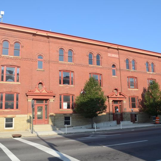 Del Monte Apartments