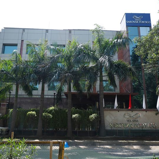Venizia Sarovar Portico, Model Town