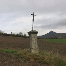 Kříž v poli jihozápadně od Třebenic
