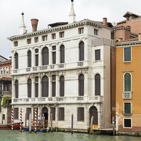 Palazzo Giustinian Lolin