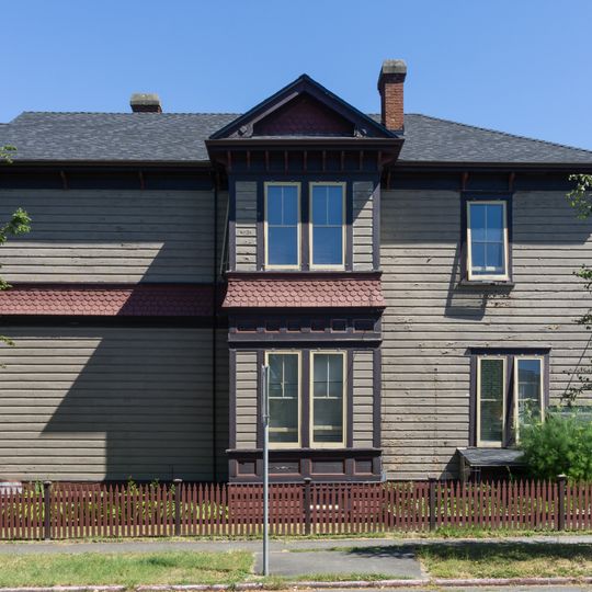 725 Vancouver Street