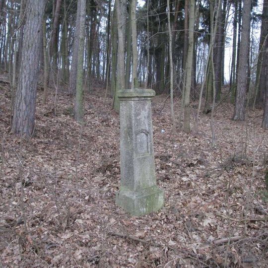 Kříž u Dolního Metelska u rozcestí