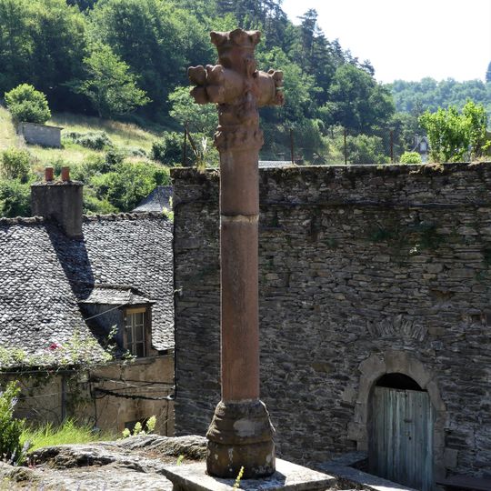 Croix de cimetière d'Estaing