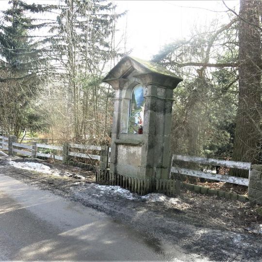 Kaplička naproti domu 293 v Křižanech