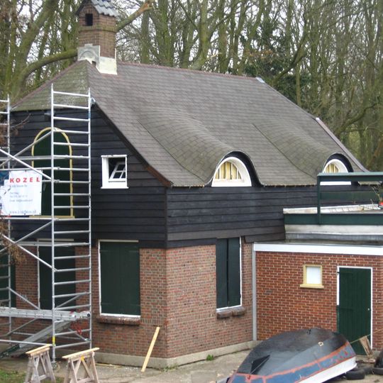 Villa Ruys, Schuur in cottagestijl