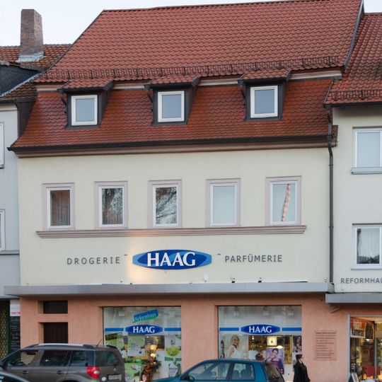 Wohn- und Geschäftshaus