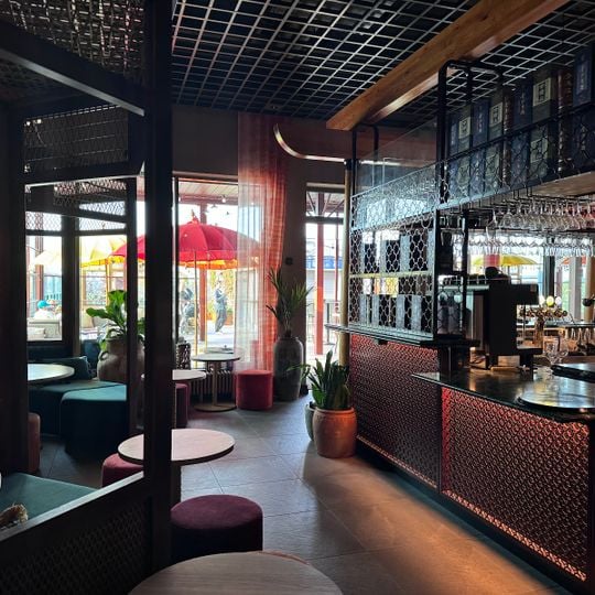 Mei Rose Rooftop Bar & Bistro