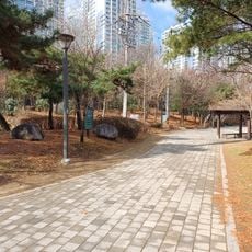 Myeongdal Neighborhood Park