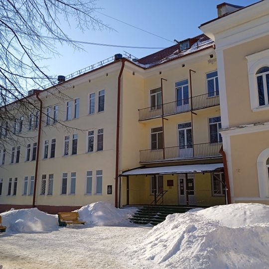 Здание земской больницы с флигелем