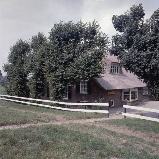 Lekdijk 48, Tull en 't Waal