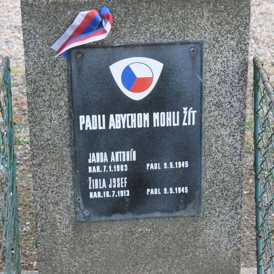 Pomník padlým v květnu 1945 v Mlčechvostech