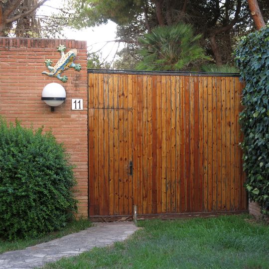 Xalet a la rambla de la Costa Daurada, 11-13