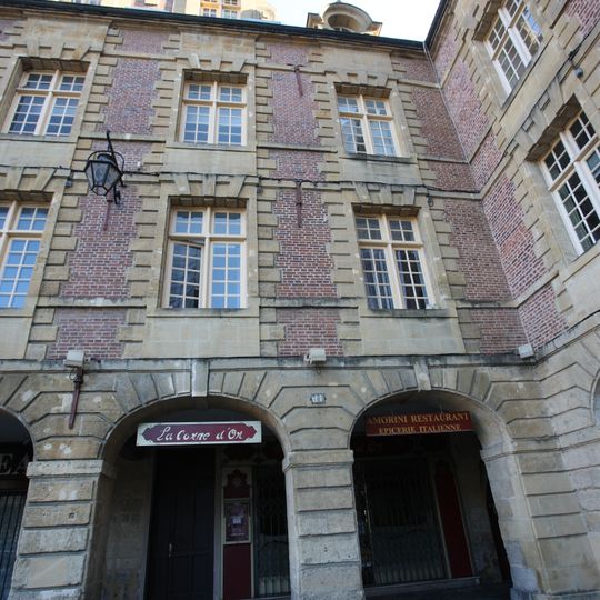 Immeuble, 44 place Ducale