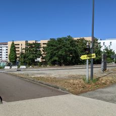 Square de la Vierge-Rouge
