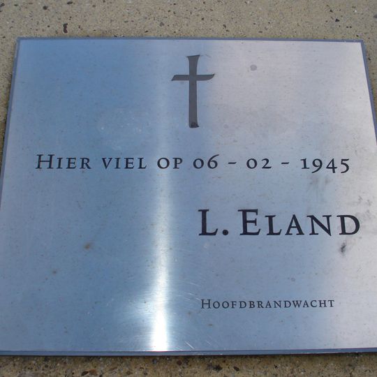 Kruis ter herdenking aan omgebrachte brandweerman