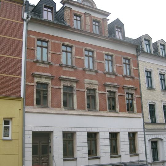 Mietshaus in geschlossener Bebauung konzipiert Friedrich-Naumann-Straße 4