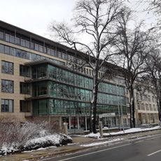 Verwaltungs- und Gerichtsgebäude Zwickauer Straße 56