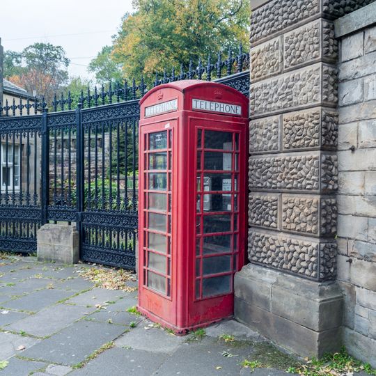 Edinburgh, Corstorphine Road, K6 Telephone Kiosk