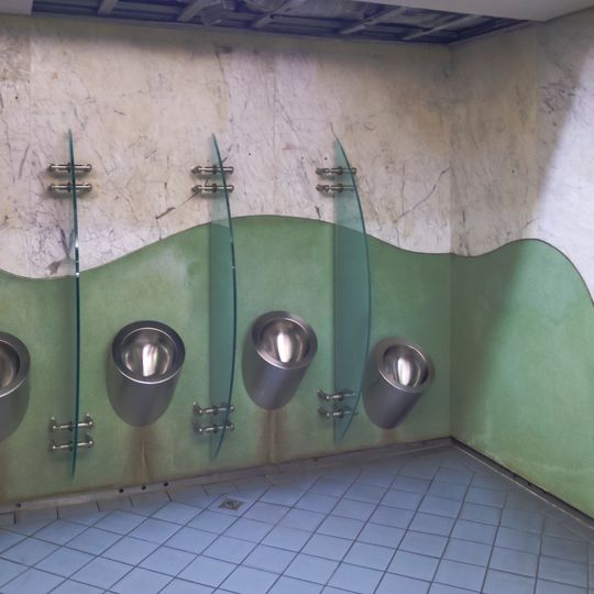 Unterirdische WC-Anlage