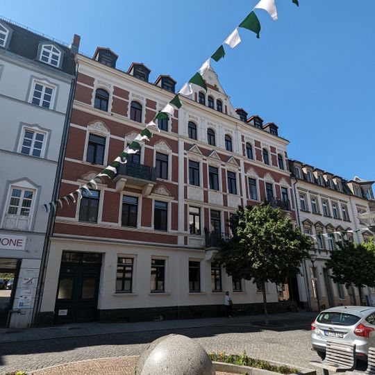 Mietshaus in geschlossener Bebauung Hauptstraße 9