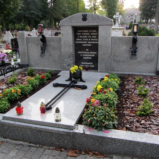 Grave of powstańców śląskich in Krapkowice