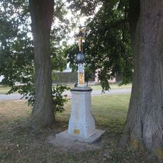 Kříž na rozcestí v Kostelci