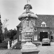 Slangenburg, tuinornamenten