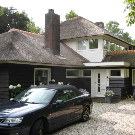 Woonhuis 'De Dwarslatte' deel uitmakend van het complex 'Dudokhuizen'