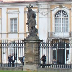 Socha Mars před zámkem v Duchcově