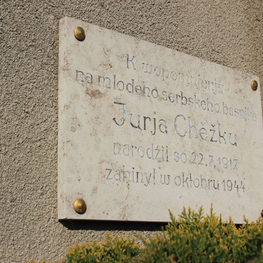 Gedenktafel für Jurij Chěžka in Horka