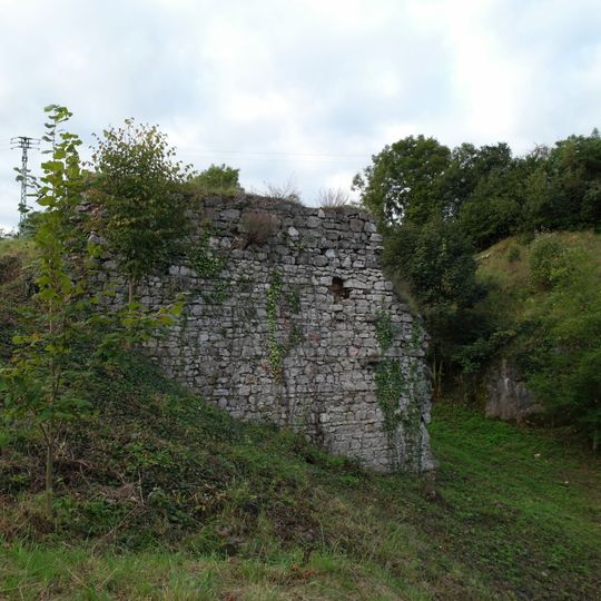 Hradiště Tetín a zřícenina hradu