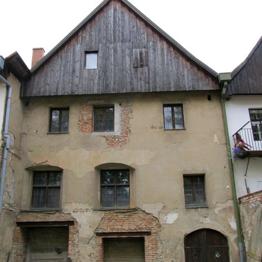 Husovo náměstí 1206