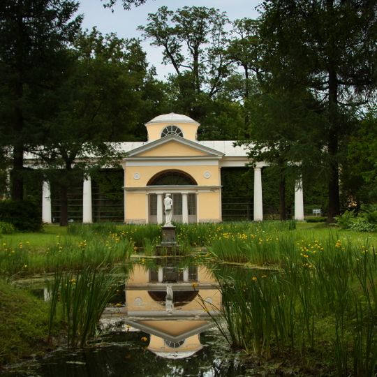 Вольерный пруд