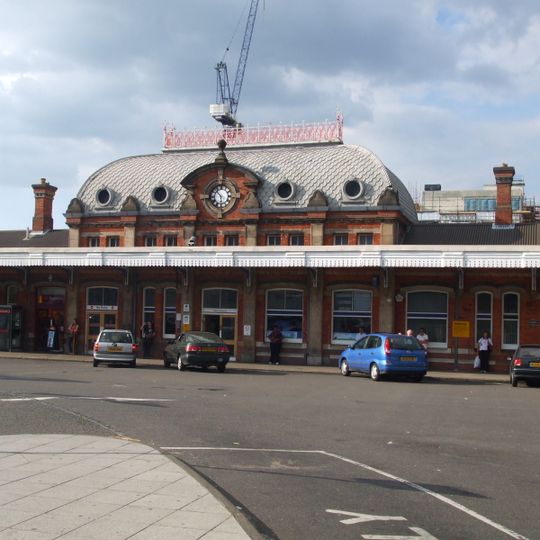 Slough railway station