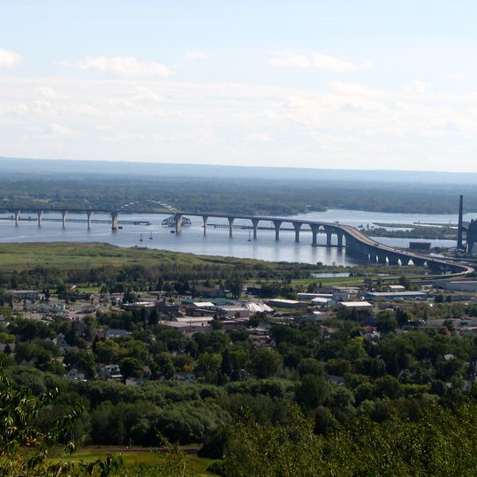 Richard I. Bong Memorial Bridge
