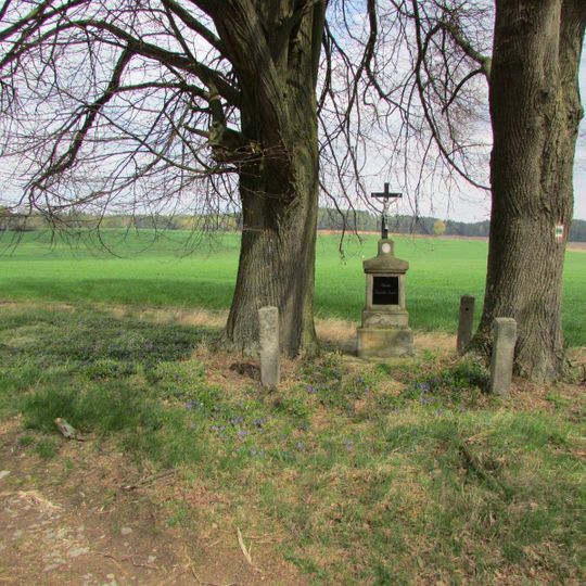 Kříž u cesty mezi Svépravicemi a Mokřinou v části Štětky